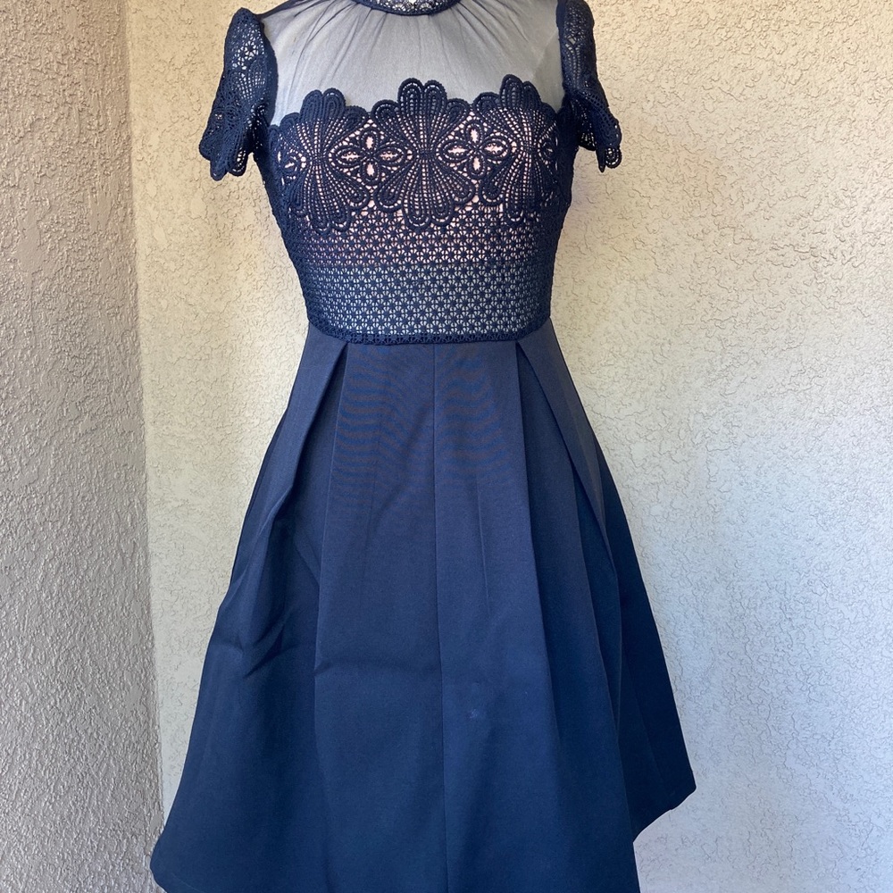 Few Moda classic sheer/lace black dress in A line